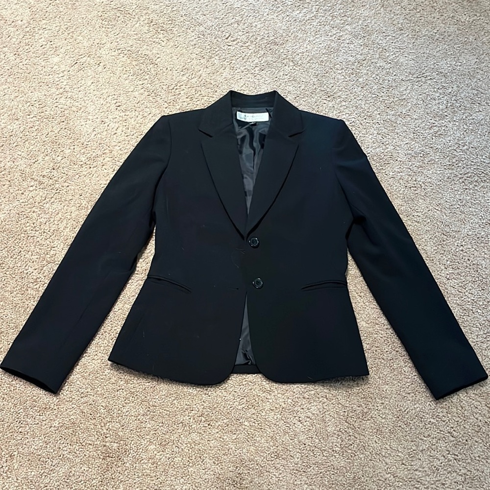 Tahari black women’s blazer
